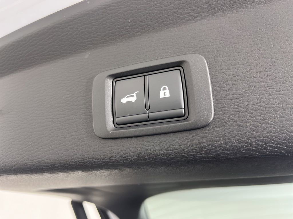 Used 2025 Mitsubishi Outlander SE image 10