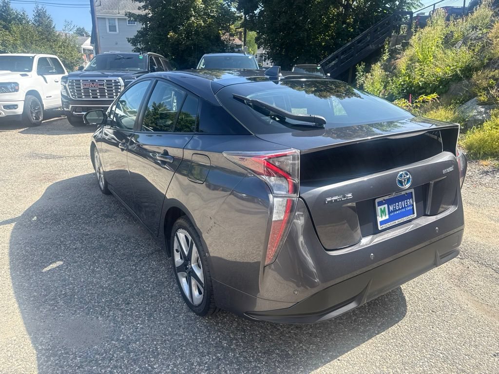 Used 2018 Toyota Prius Four Touring w/ Premium Convenience Package FWD image 4