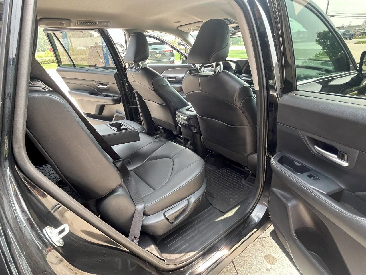 Used 2024 Toyota Grand Highlander AWD image 27