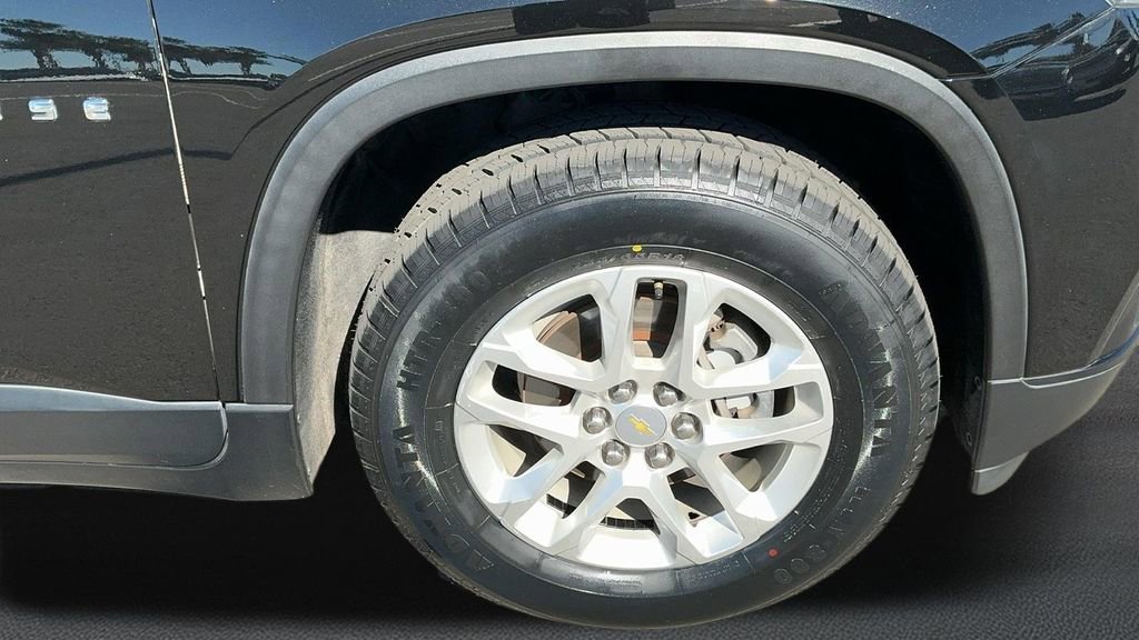 Used 2020 Chevrolet Traverse LS image 8