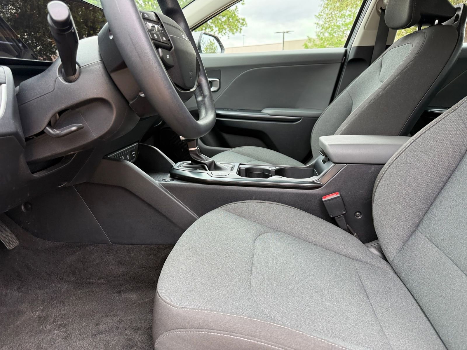 Used 2025 Kia K4 FWD image 28