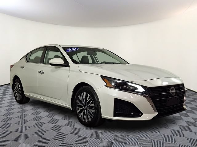 Used 2023 Nissan Altima 2.5 SV