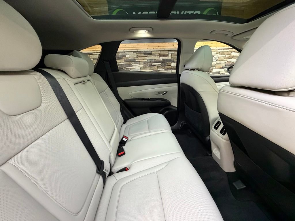 Used 2025 Hyundai Tucson Limited image 30