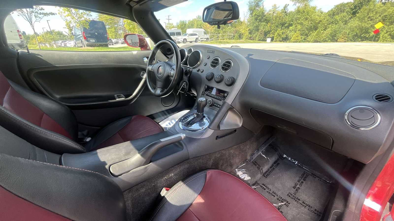 Used 2009 Pontiac Solstice GXP RWD image 10