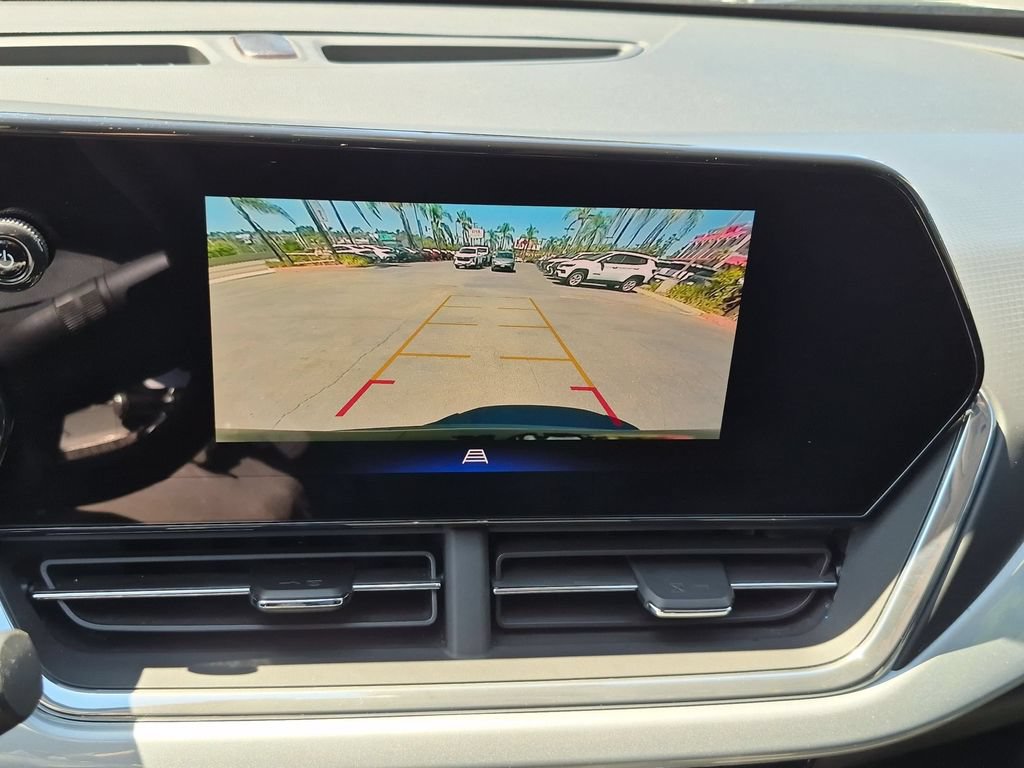 Used 2025 Chevrolet Trax LT w/ LT Convenience Package FWD image 18