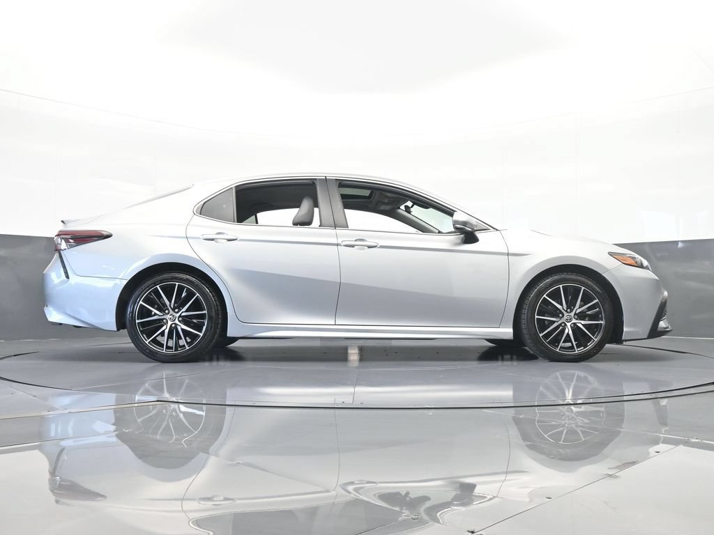 Used 2021 Toyota Camry SE w/ Cold Weather Package AWD/4WD image 58