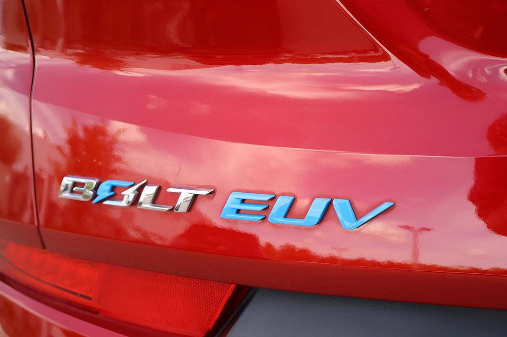 Used 2023 Chevrolet Bolt EUV LT w/ Driver Confidence Package FWD image 8