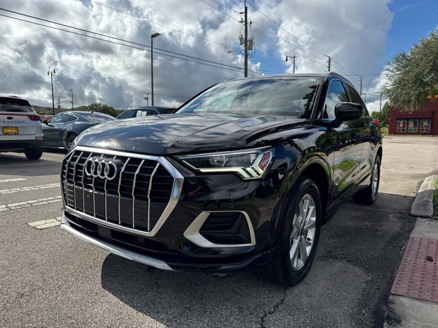 Used 2023 Audi Q3 2.0T Premium w/ Convenience Package AWD/4WD image 4