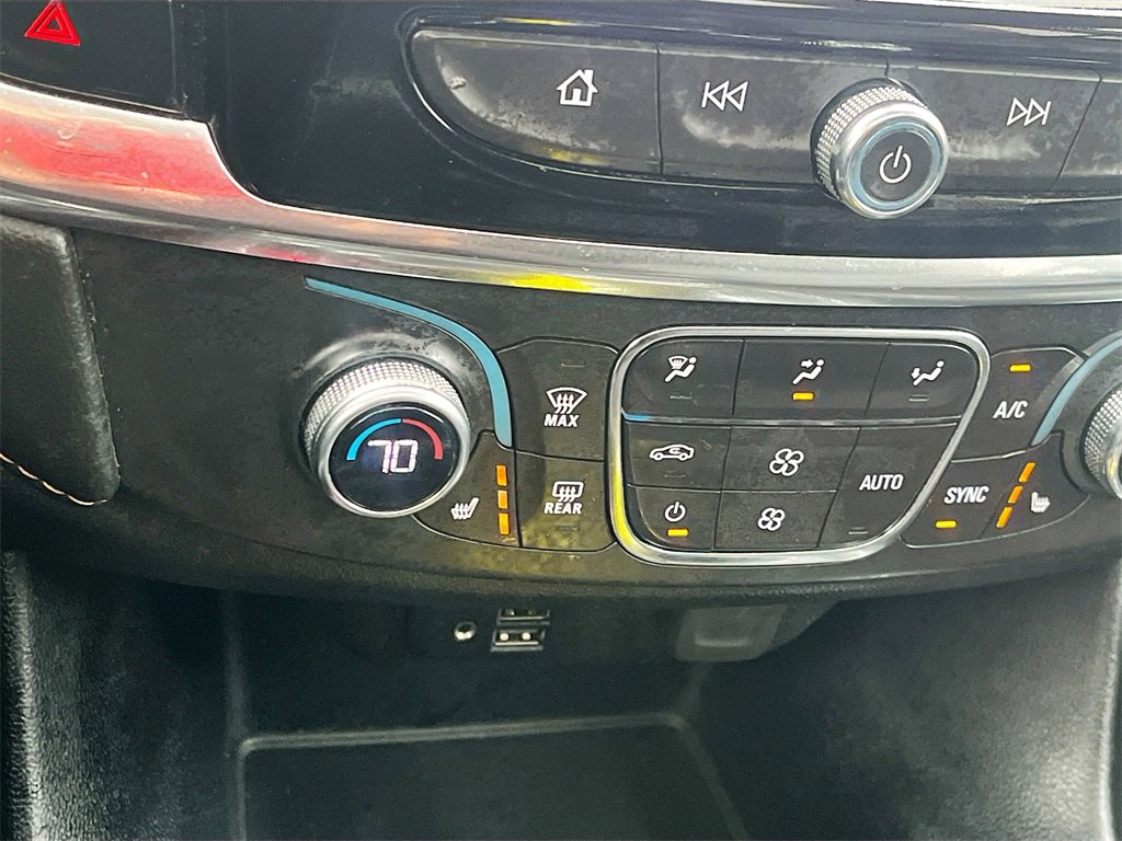 Used 2021 Chevrolet Traverse RS image 21