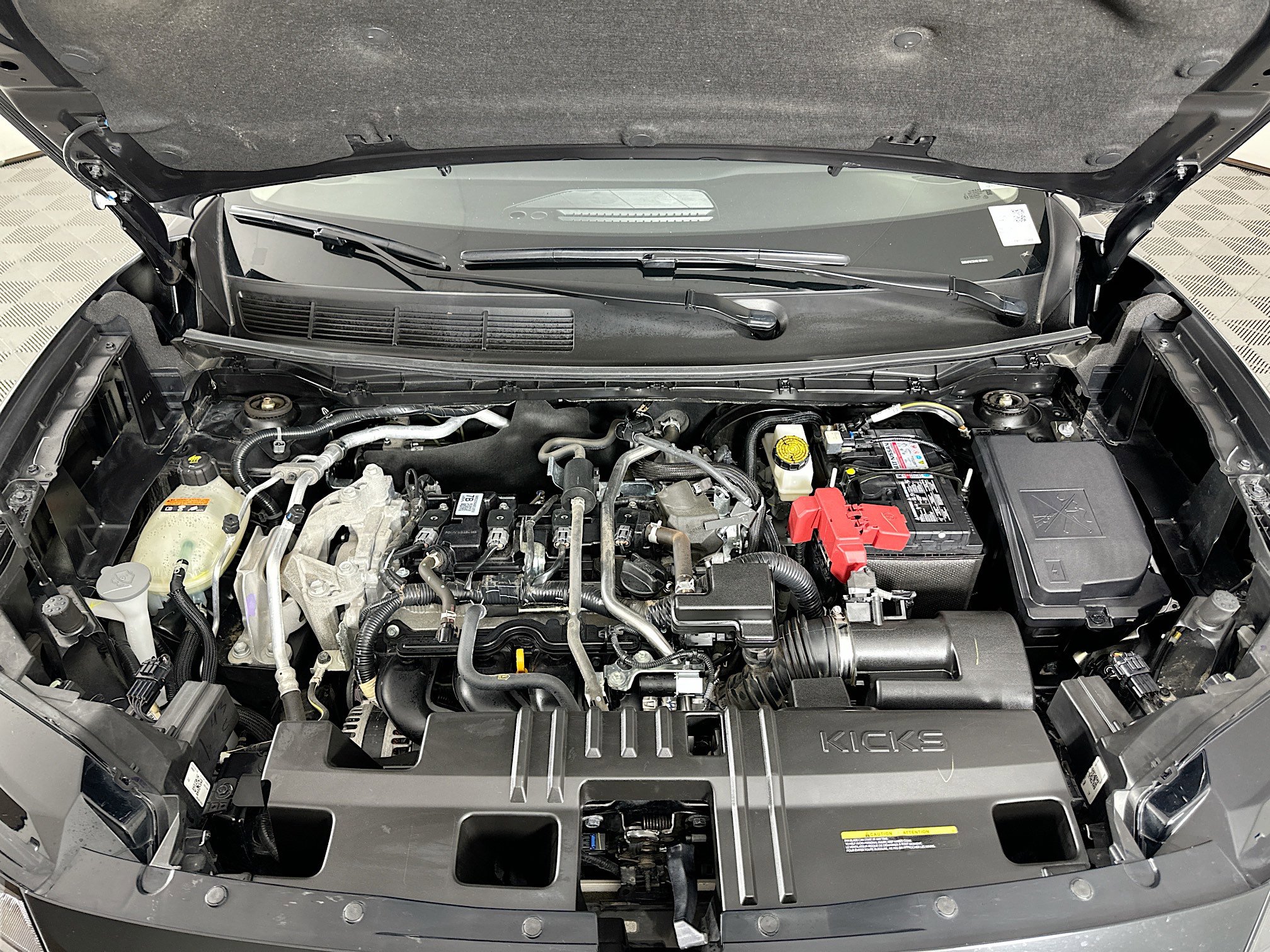 Used 2025 Nissan Kicks SV image 30