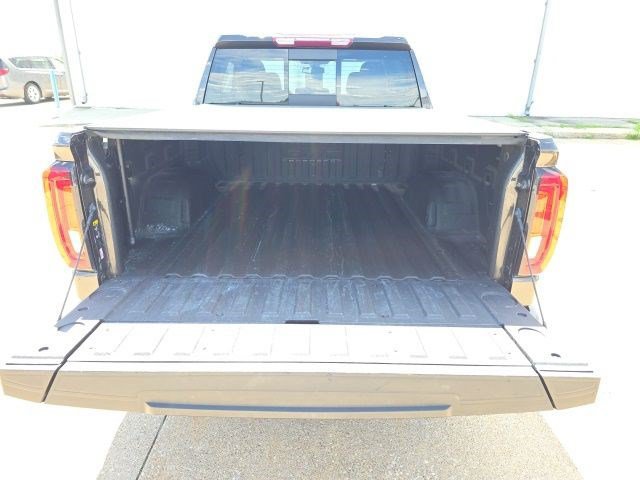 Used 2021 GMC Sierra 1500 SLT w/ SLT Premium Plus Package AWD/4WD image 10