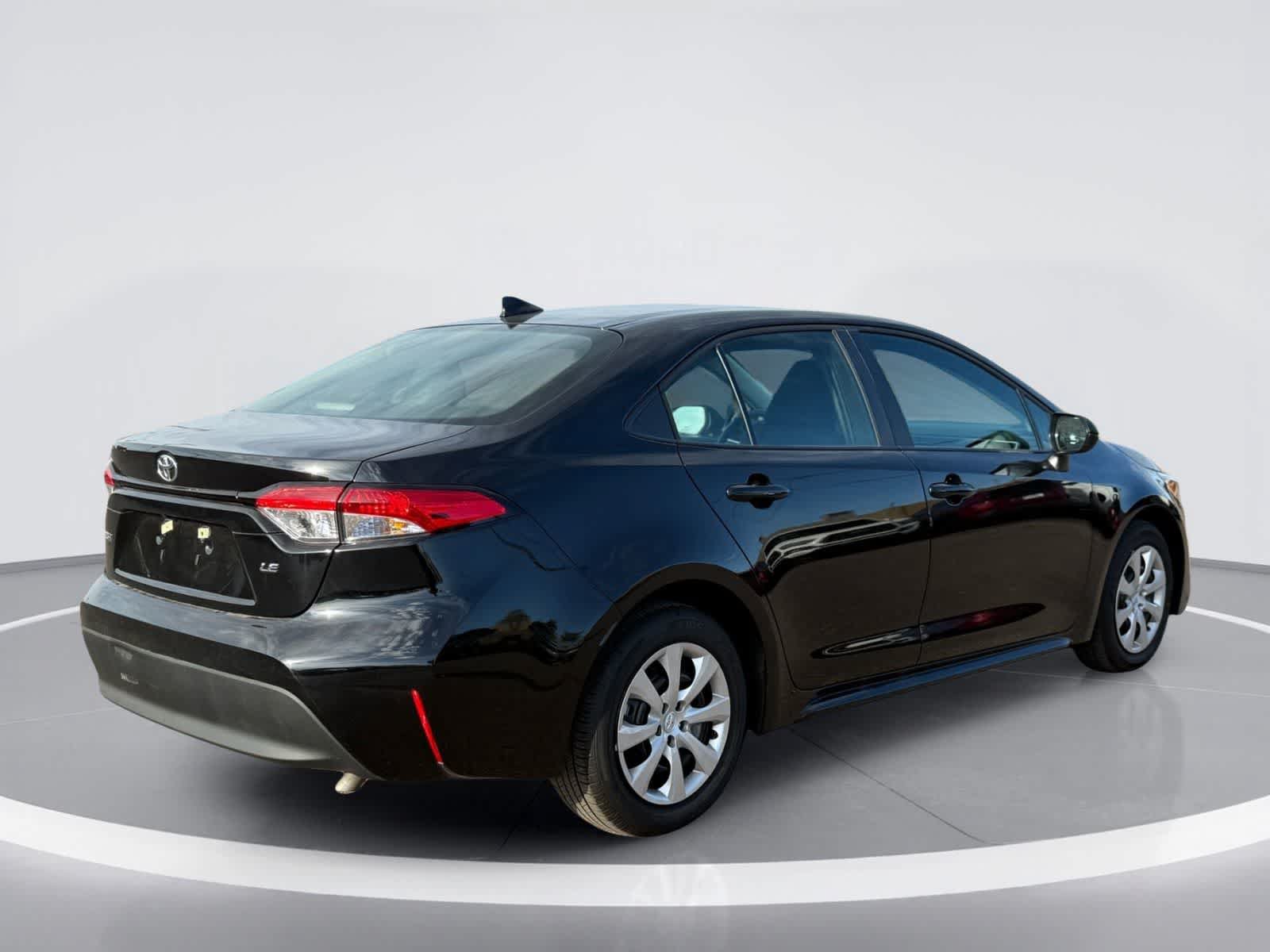 Used 2026 Toyota Corolla LE FWD image 5