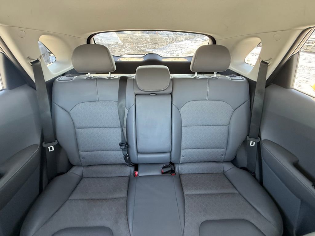 Used 2018 Kia Niro EX image 15