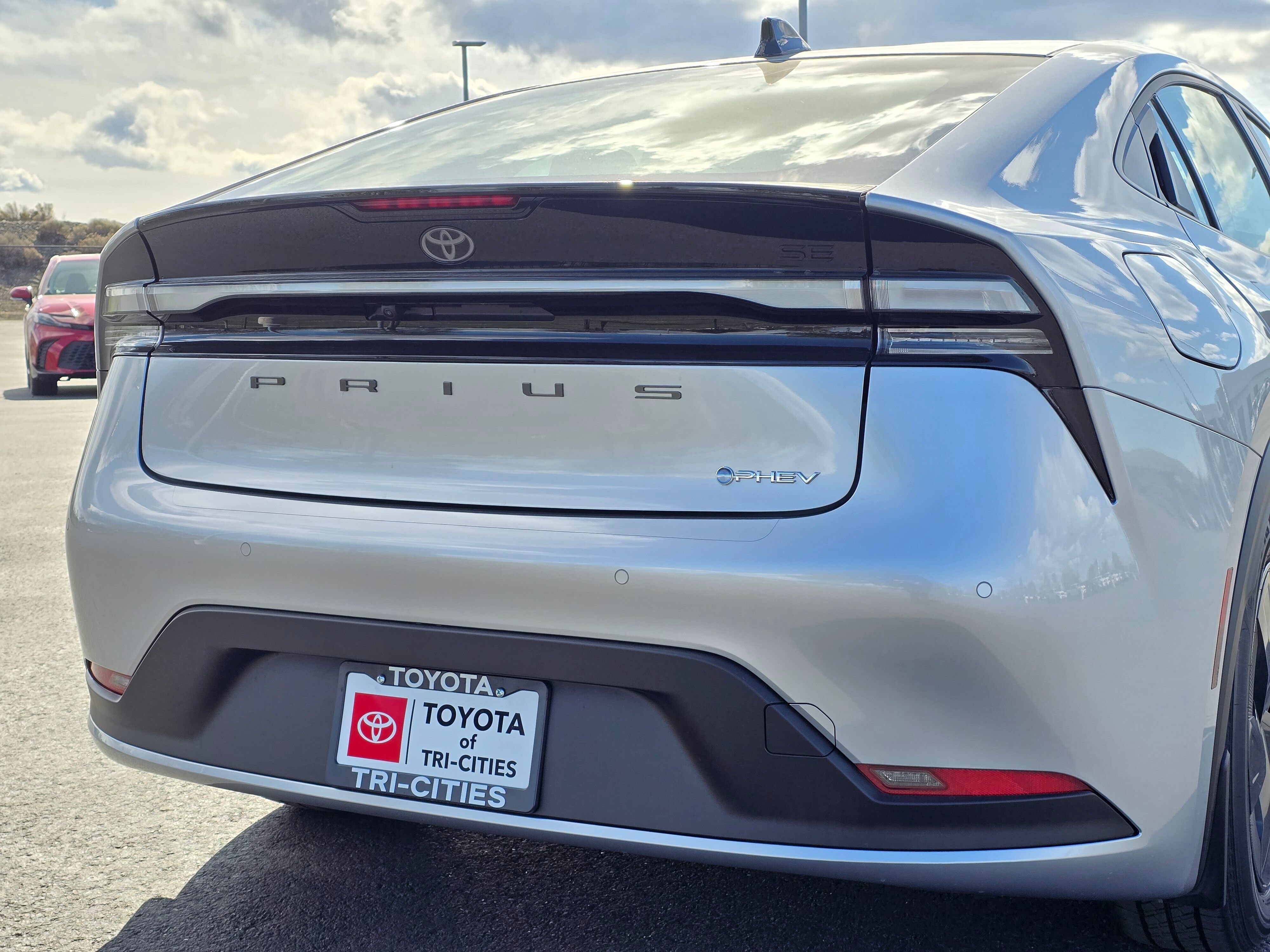 Certified 2026 Toyota Prius Plug-In Hybrid FWD image 39