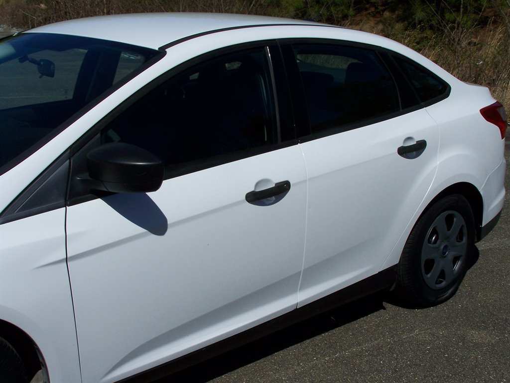 Used 2013 Ford Focus S FWD image 13
