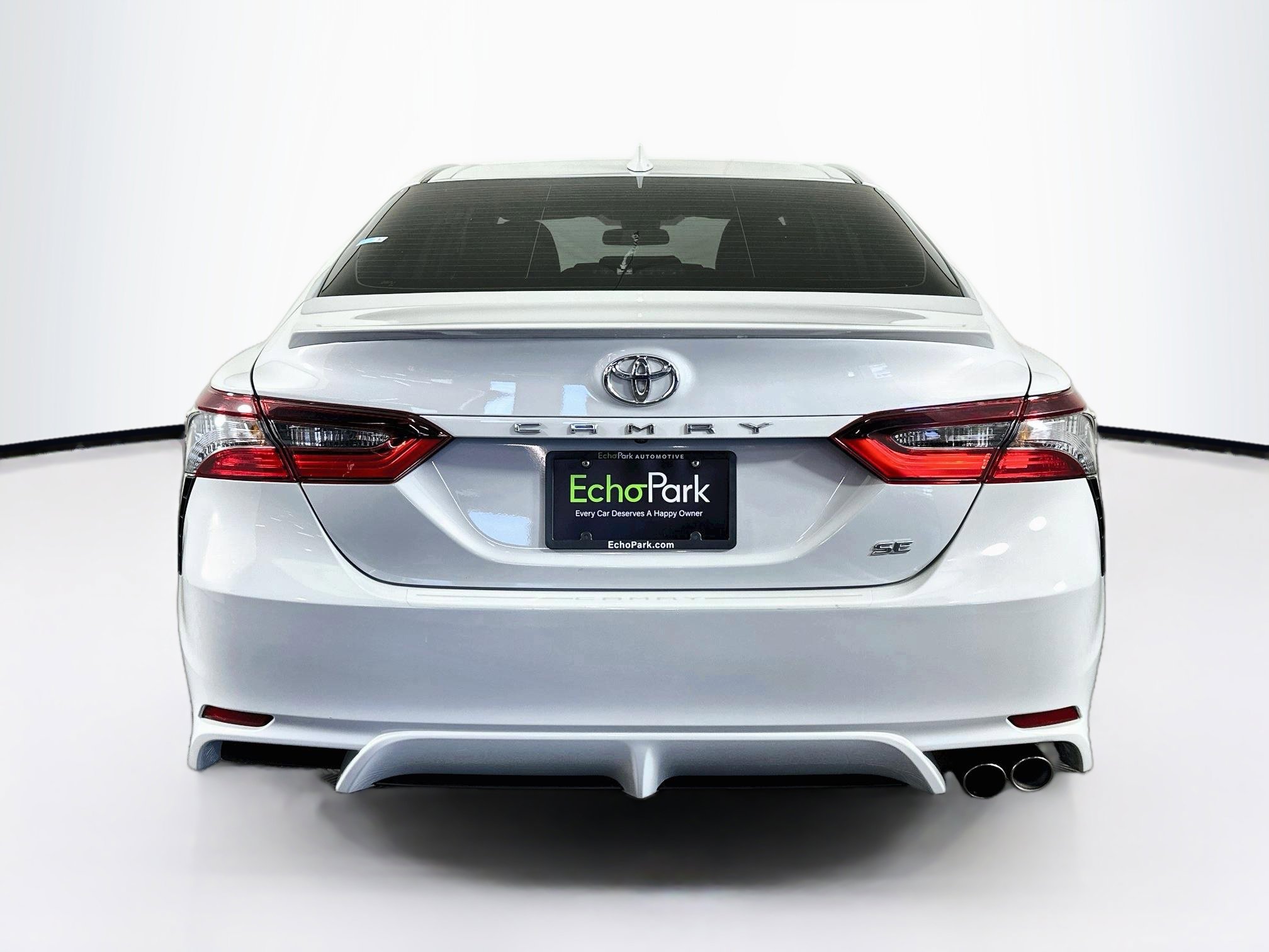 Used 2024 Toyota Camry SE FWD image 7
