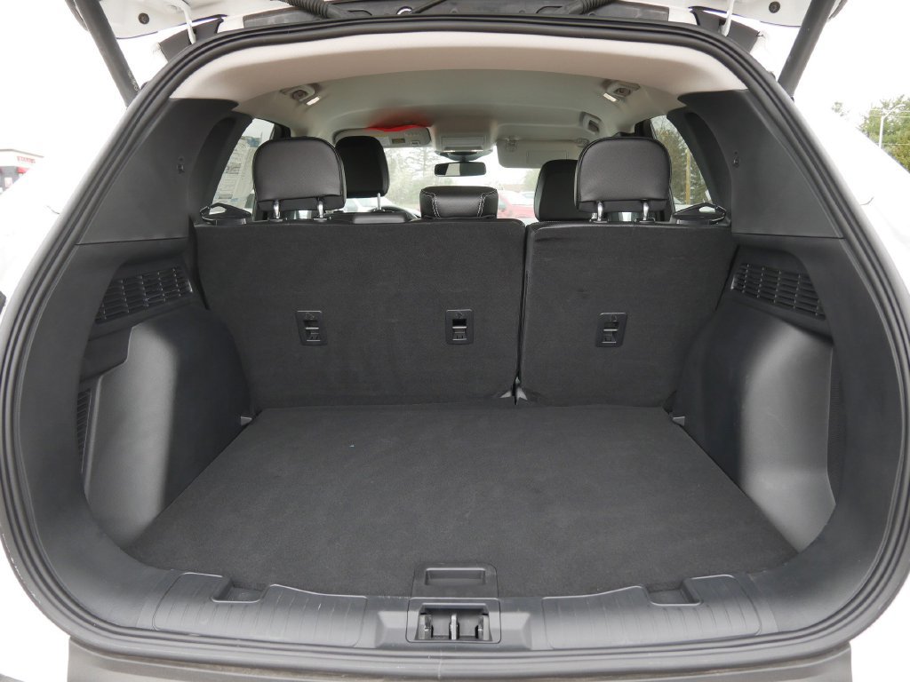 New 2025 Ford Escape SE w/ PHEV Premium Package FWD image 10