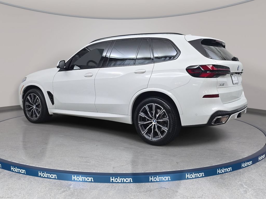 Used 2024 BMW X5 xDrive40i w/ M Sport Package AWD/4WD image 8