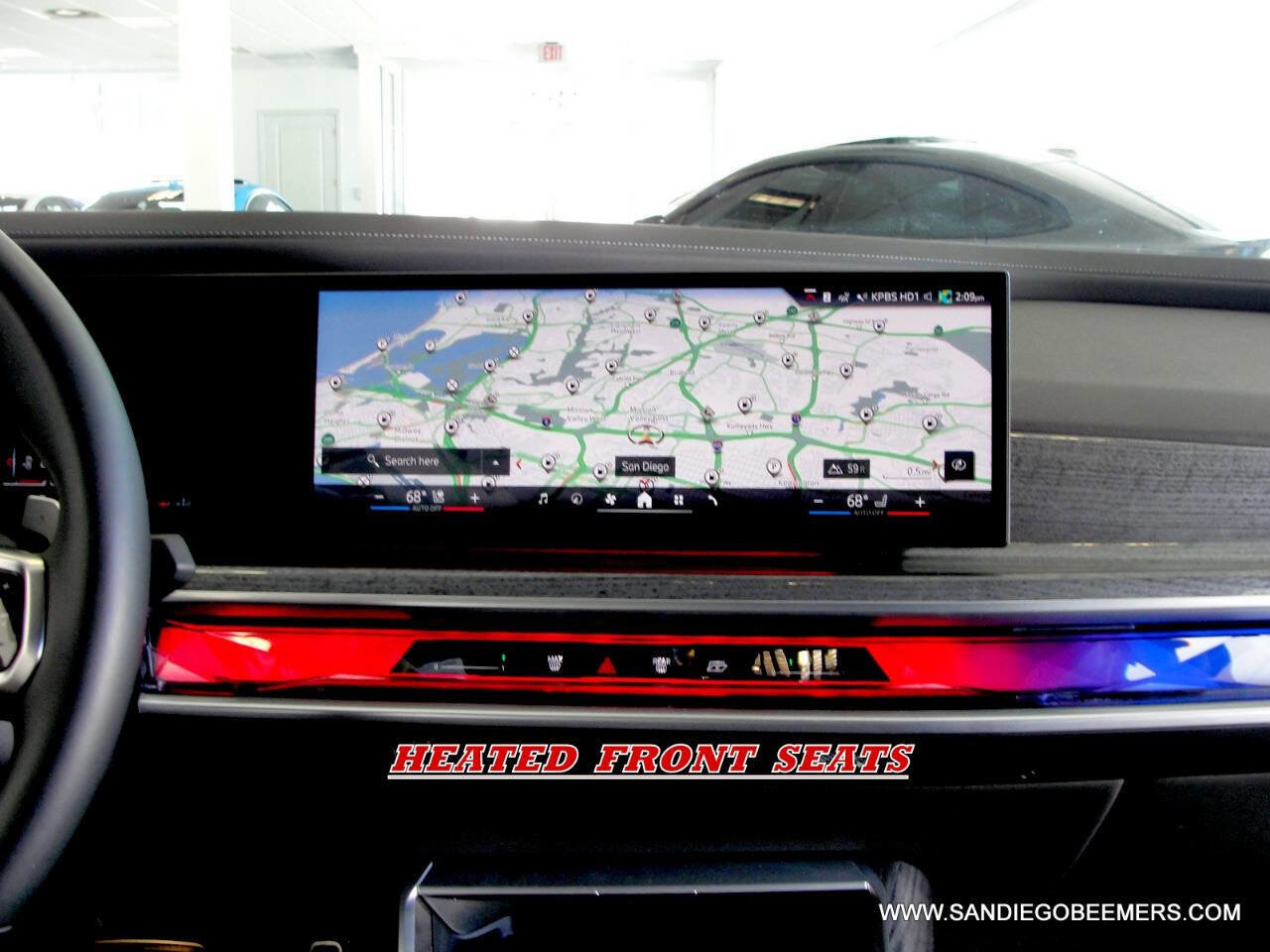 Used 2023 BMW 740i w/ Parking Assistance Package RWD image 30