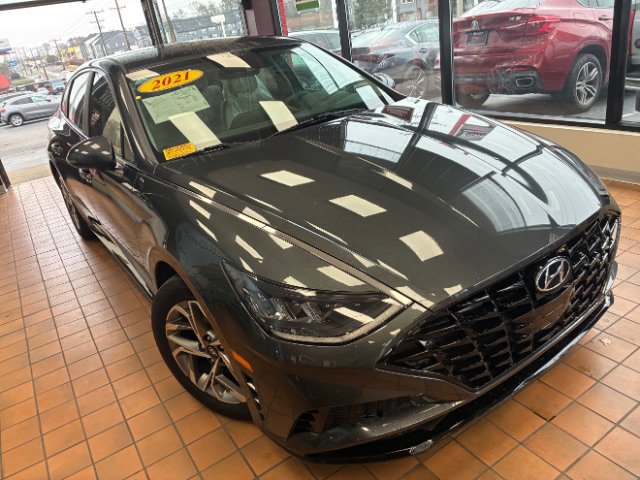 Used 2021 Hyundai Sonata SEL image 1