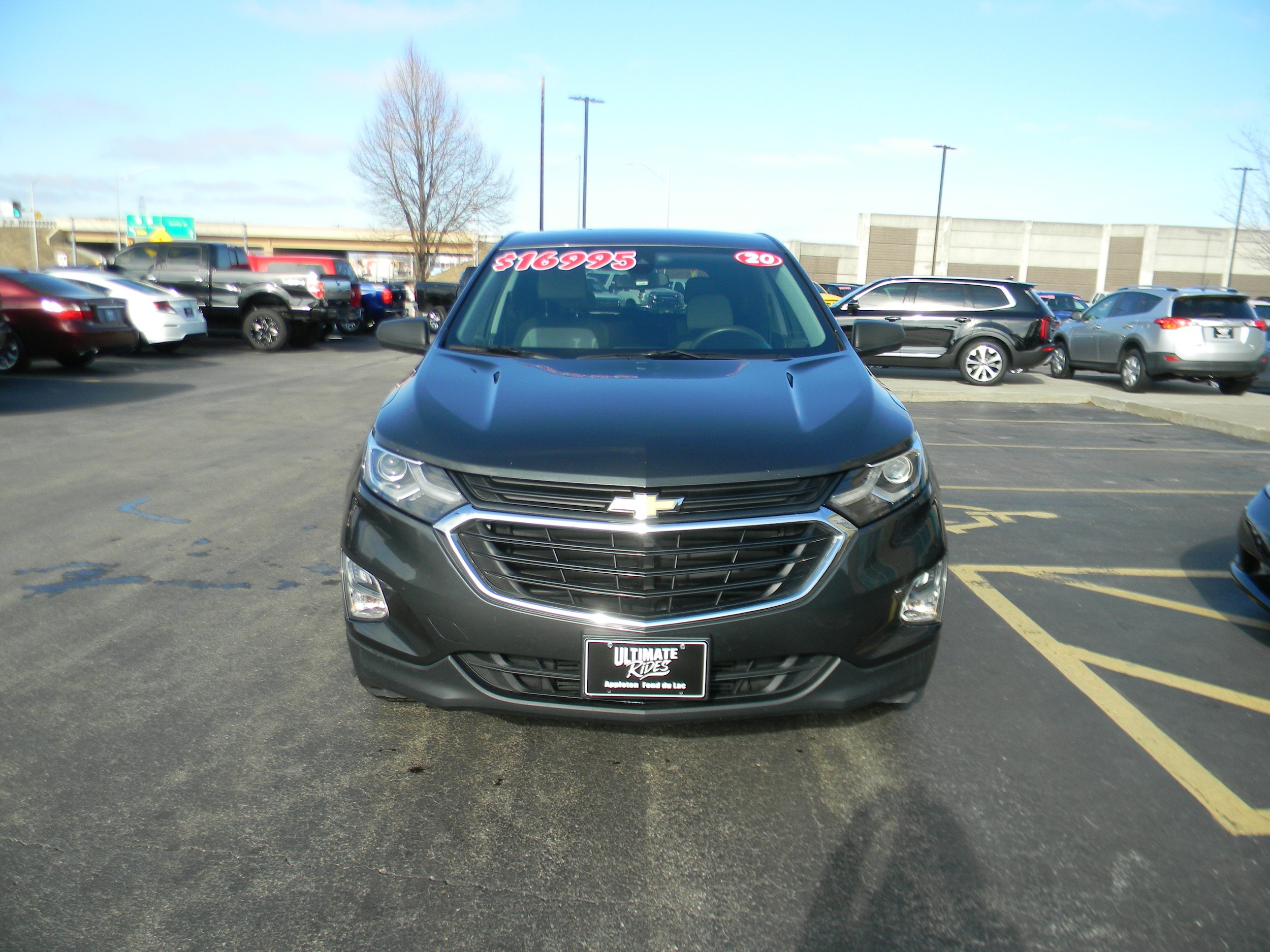 Used 2020 Chevrolet Equinox LS w/ LS Convenience Package FWD image 3