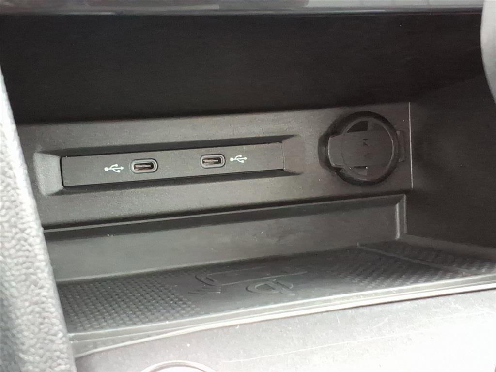 Used 2023 Volkswagen Tiguan SE R-Line image 26