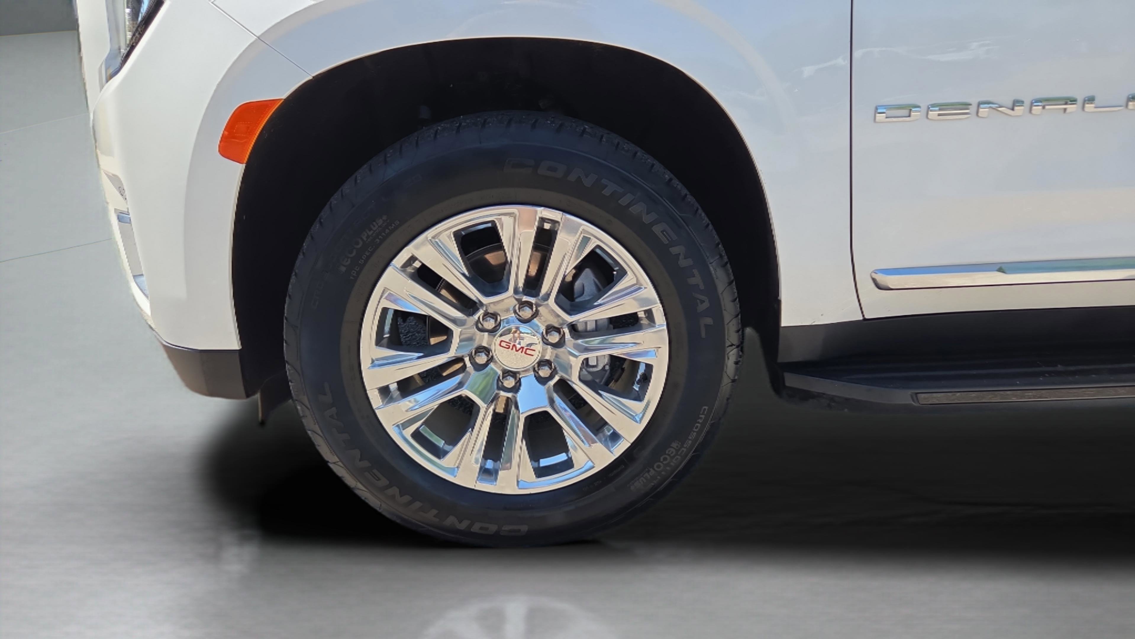 Used 2024 GMC Yukon Denali RWD image 30