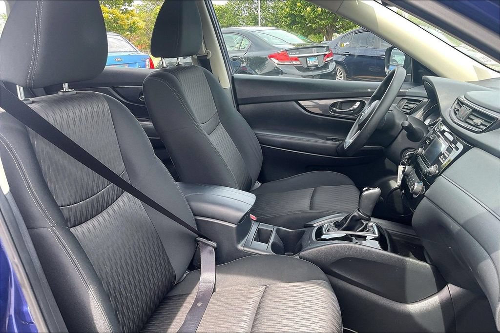 Used 2017 Nissan Rogue S AWD/4WD image 7