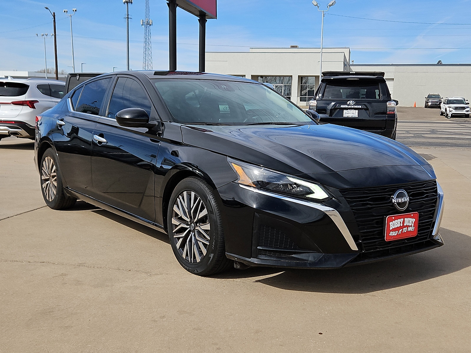 Used 2023 Nissan Altima 2.5 SV image 4