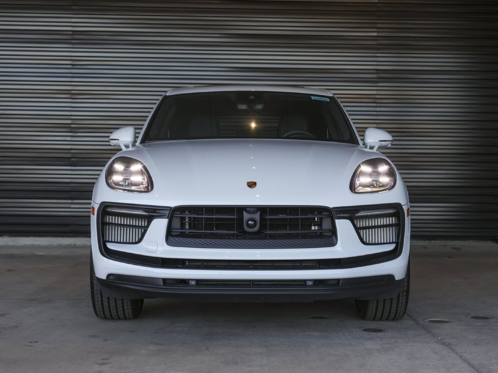 Certified 2026 Porsche Macan S AWD/4WD image 10