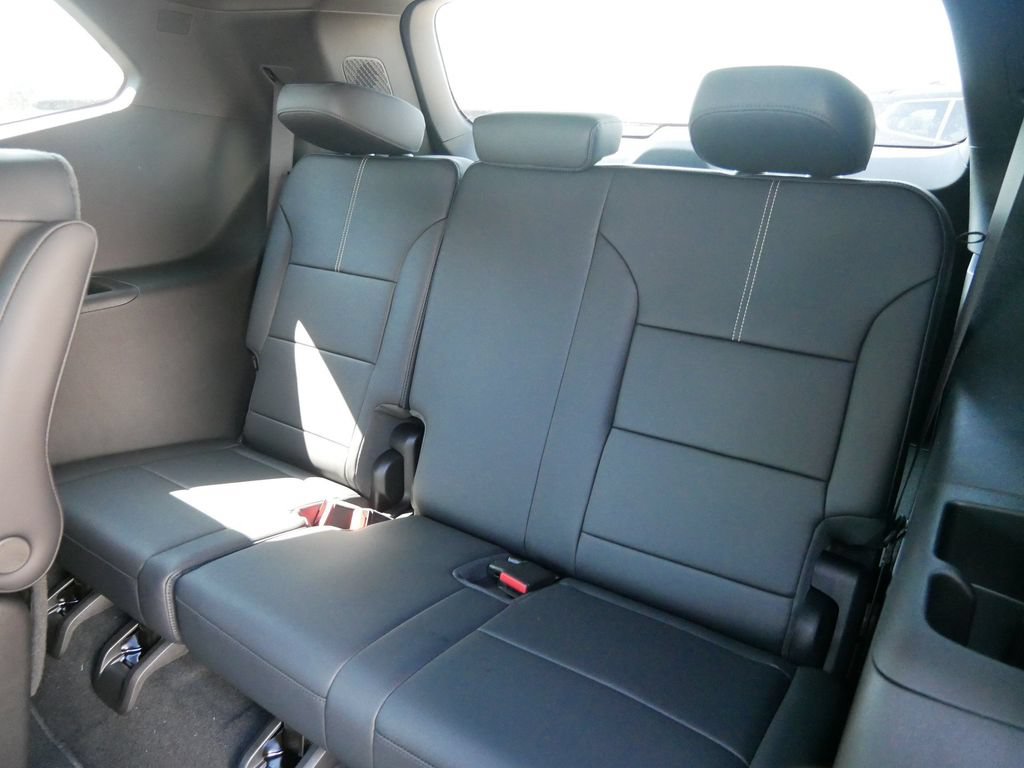 New 2027 GMC Acadia Elevation w/ Black Edition AWD/4WD image 8