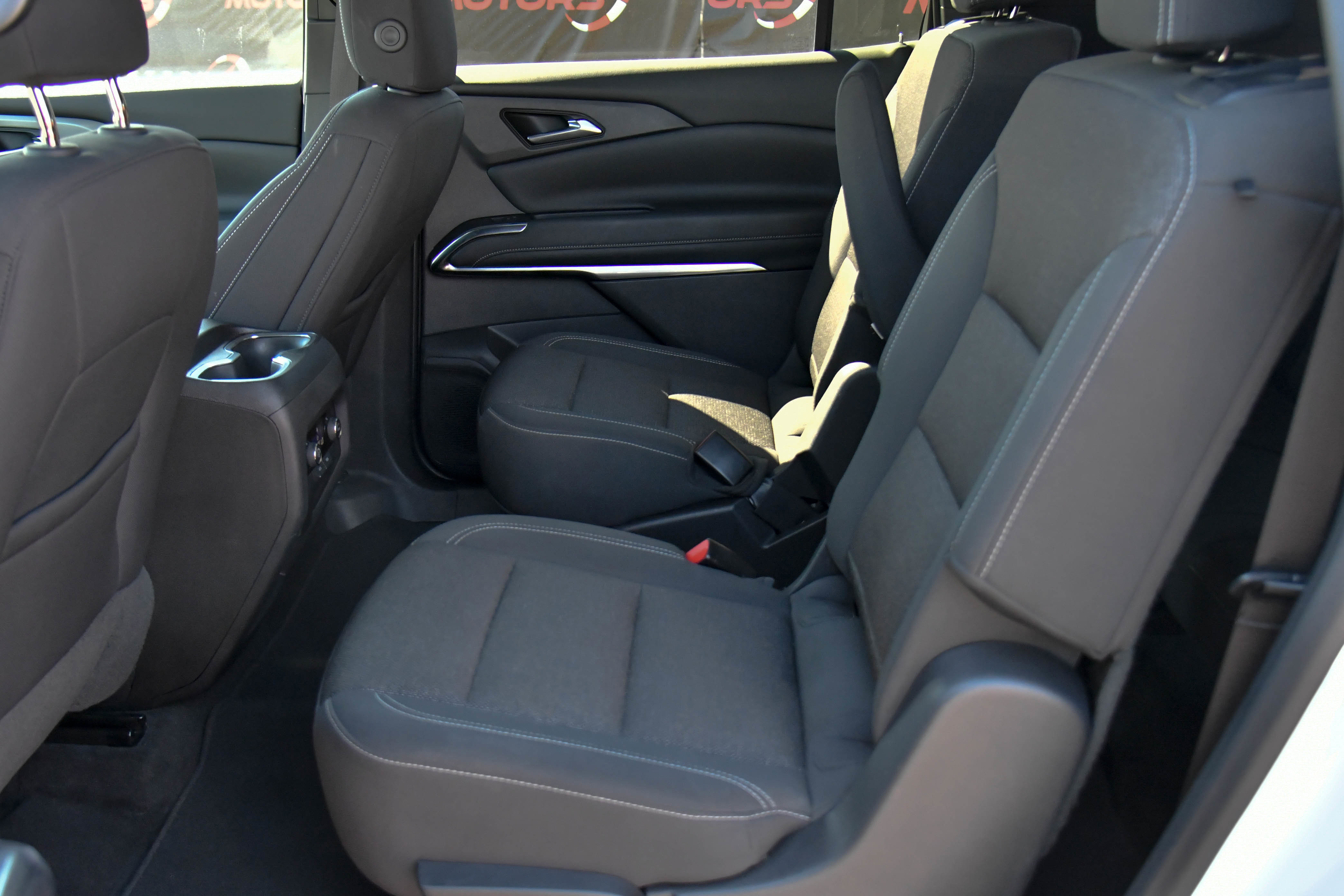 Used 2024 Chevrolet Traverse LT image 44