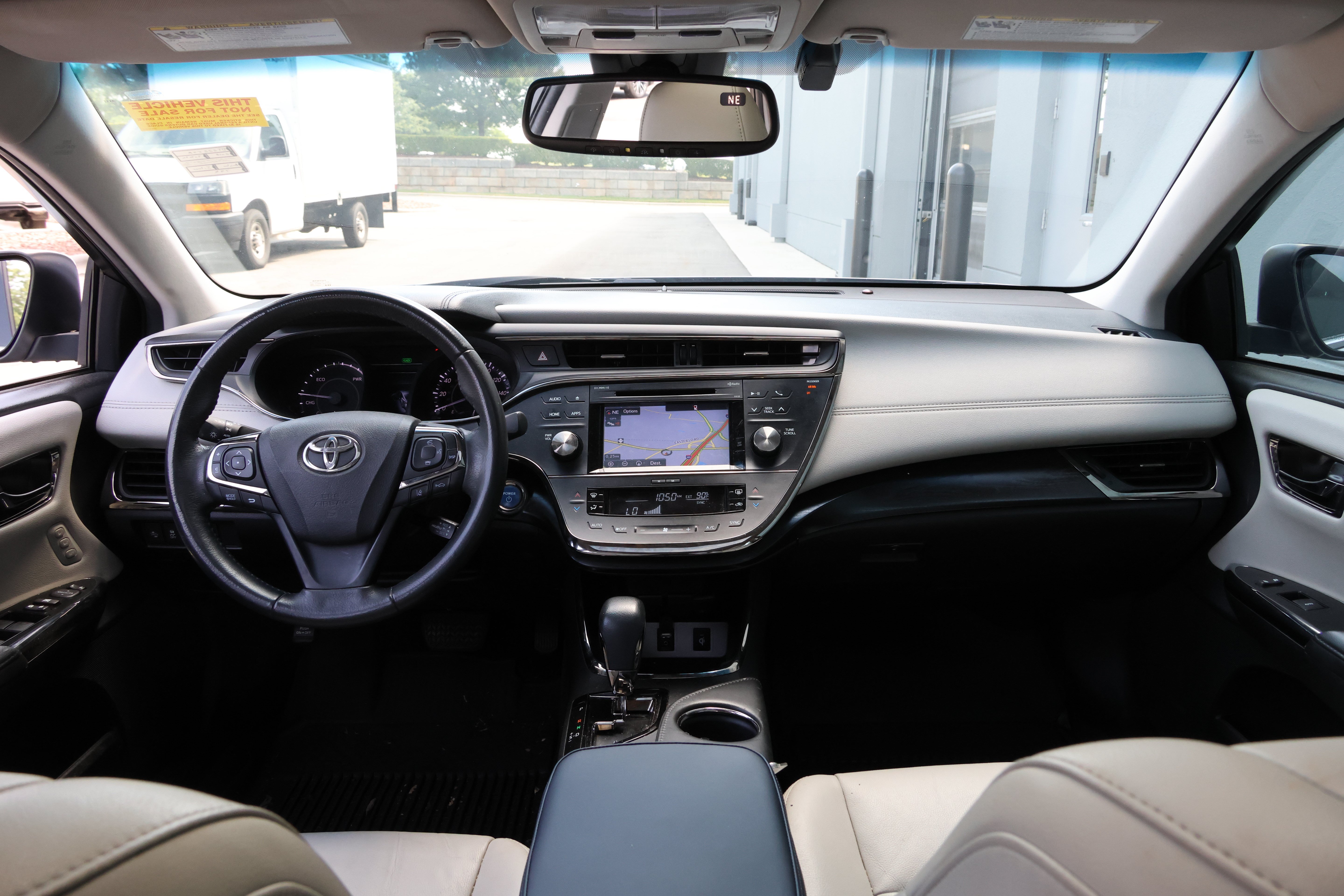 Used 2018 Toyota Avalon XLE Premium w/ All Weather Liner Package FWD image 16