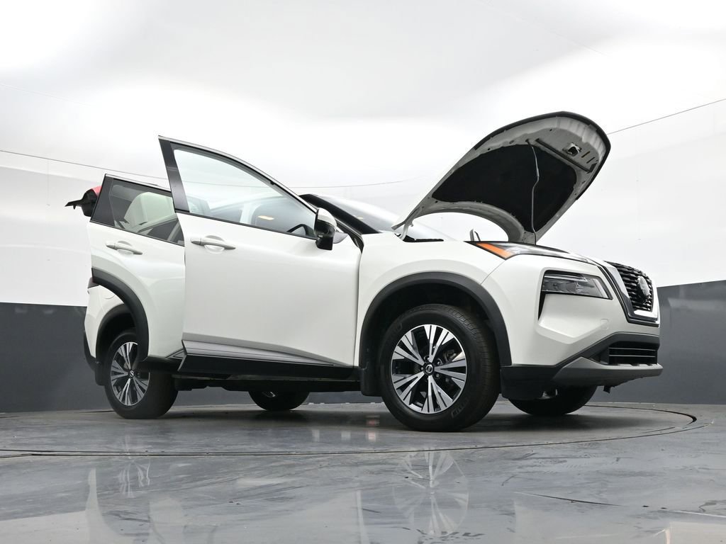 Used 2021 Nissan Rogue SV image 45