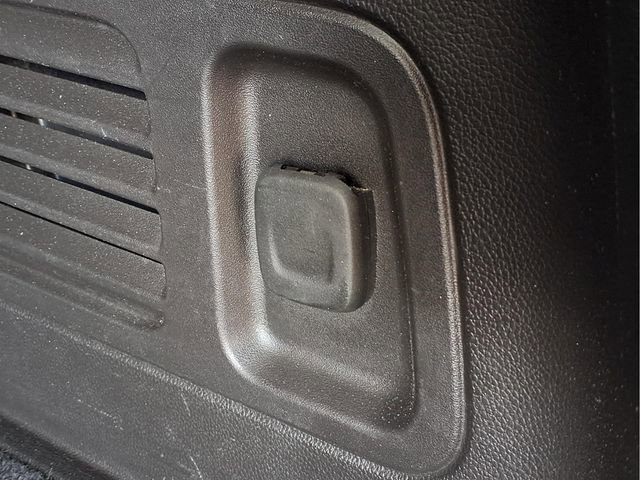 Used 2019 Buick Enclave Essence FWD image 23