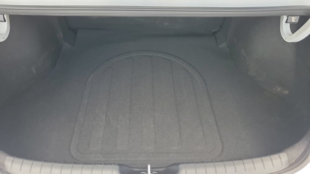 Certified 2025 Hyundai Elantra SEL FWD image 9