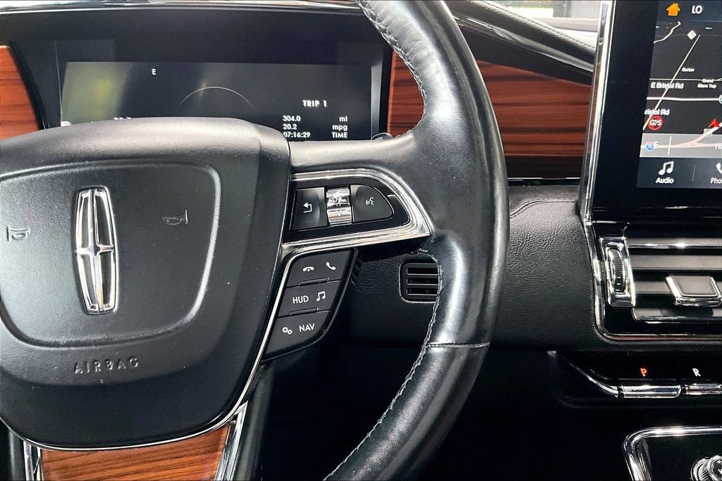 Used 2019 Lincoln Navigator Reserve AWD/4WD image 12