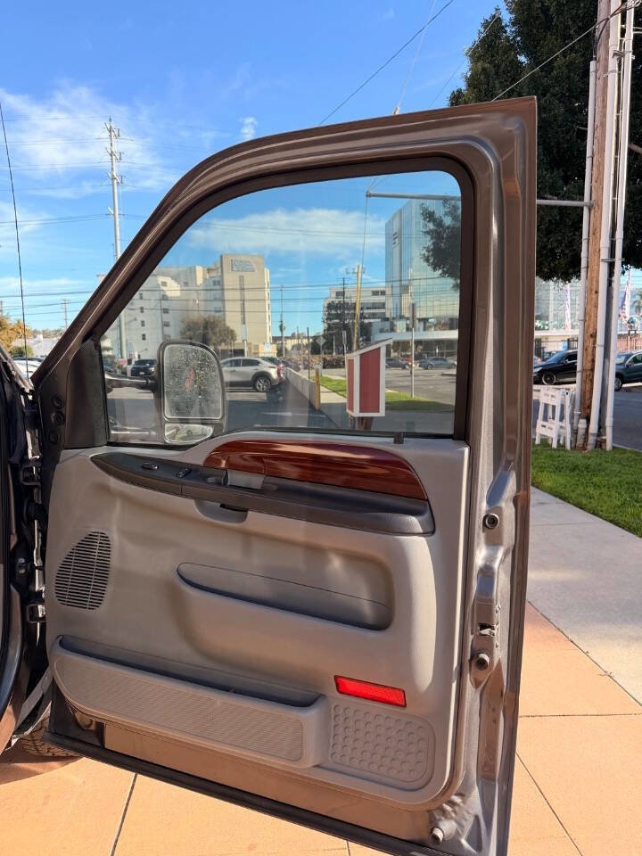 Used 2005 Ford F250 XLT image 24