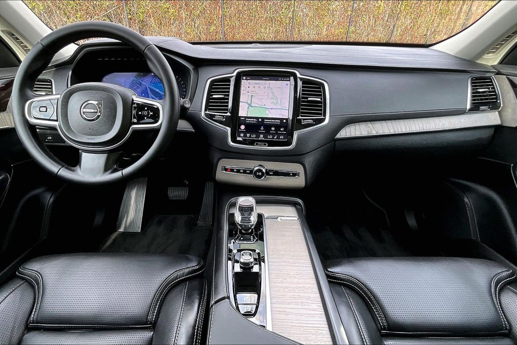 Used 2025 Volvo XC90 B5 Ultra AWD/4WD image 20