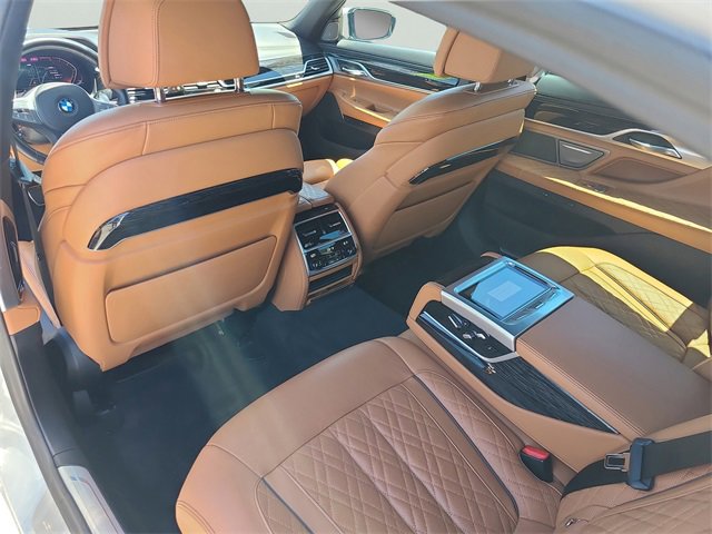 Used 2022 BMW 750i xDrive w/ Luxury Rear Seating Package image 13