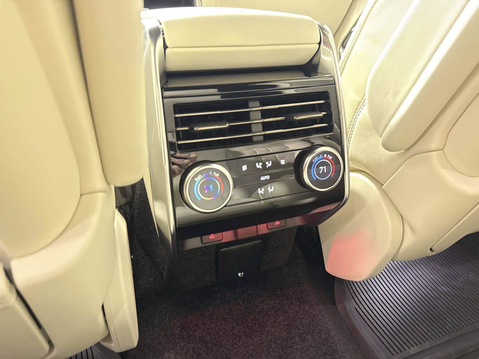 New 2026 Land Rover Range Rover Autobiography AWD/4WD image 16