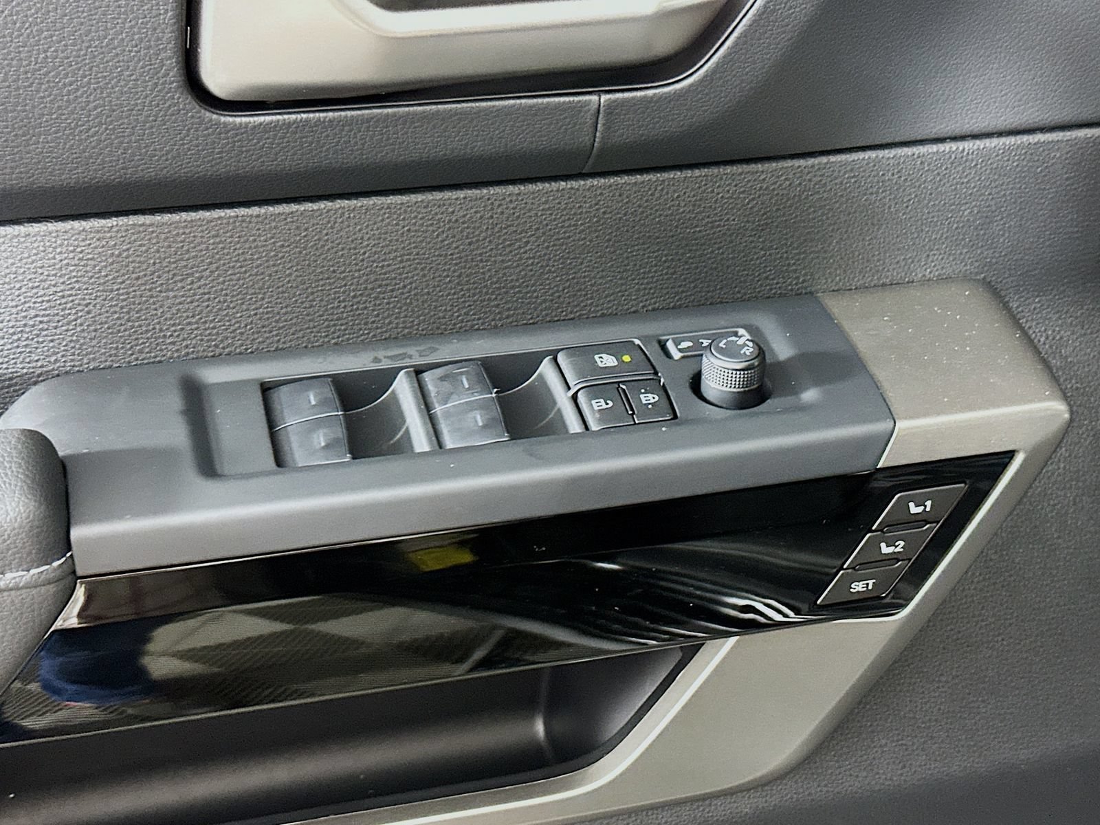 New 2026 Toyota Tundra Limited AWD/4WD image 18