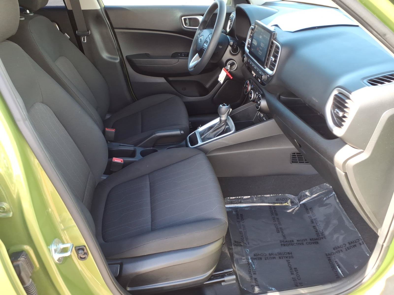 Used 2022 Hyundai Venue SE FWD image 12