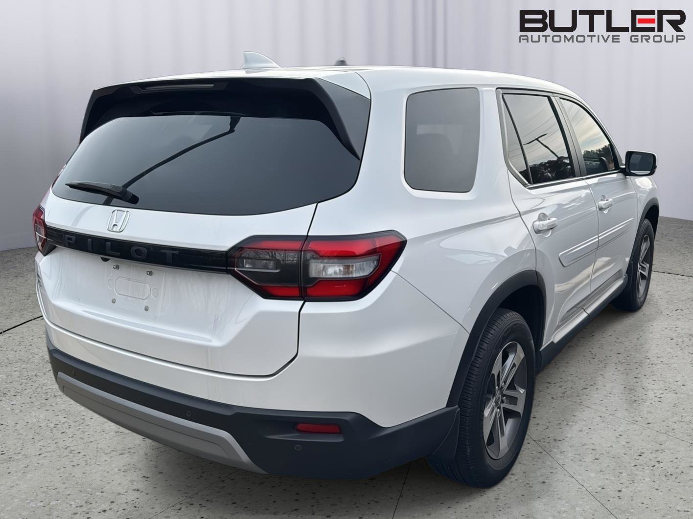 Used 2023 Honda Pilot EX-L image 6