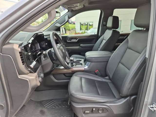 Used 2024 Chevrolet Silverado 1500 LT Trail Boss w/ Convenience Package II AWD/4WD image 21