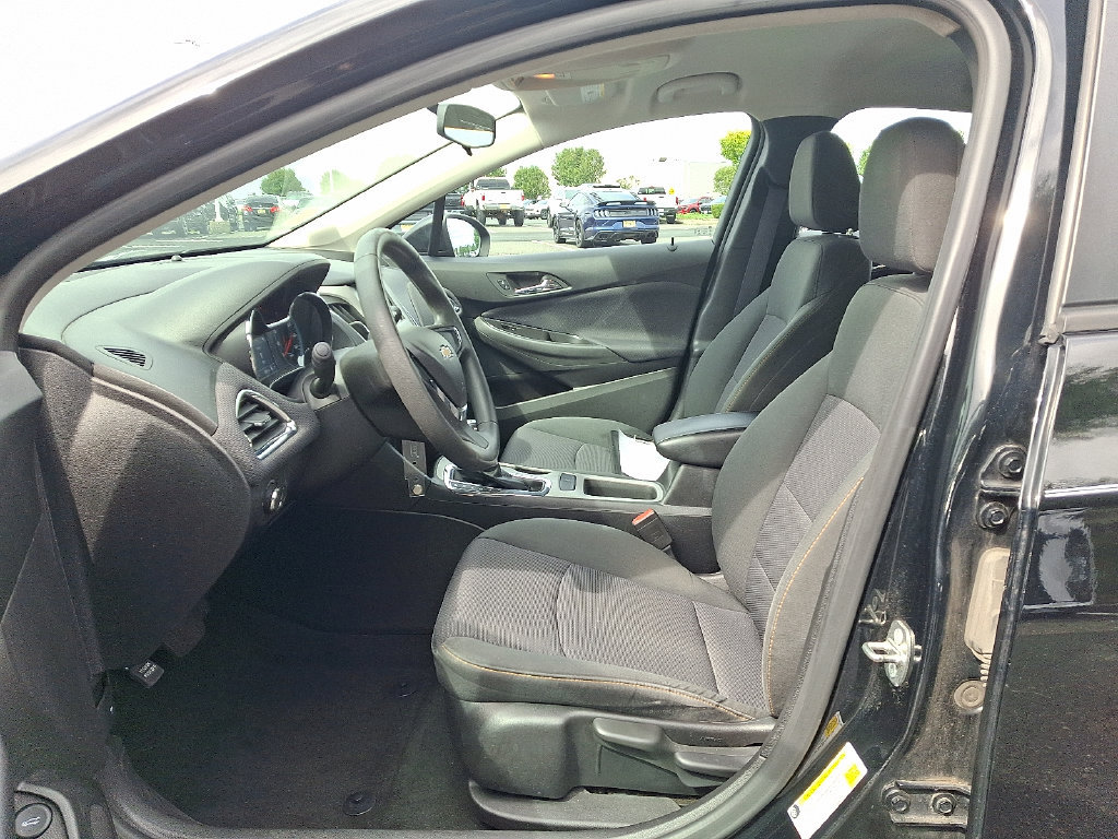 Certified 2017 Chevrolet Cruze LS FWD image 14