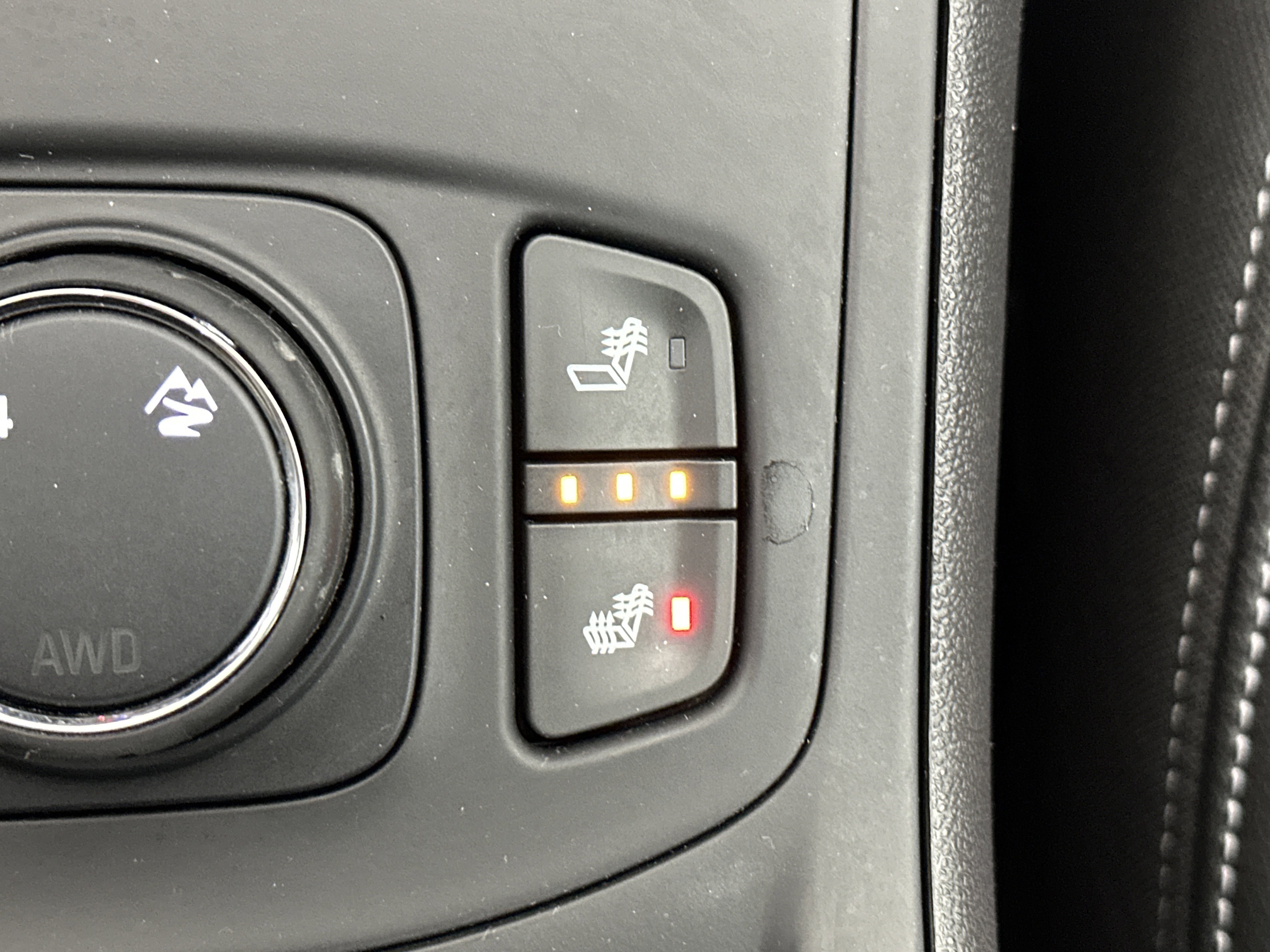 Certified 2024 GMC Terrain SLT image 28