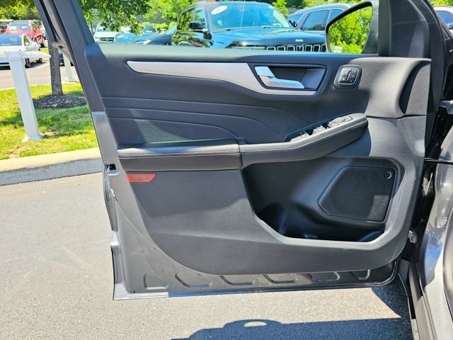 Used 2022 Ford Escape SEL w/ Technology Package AWD/4WD image 27