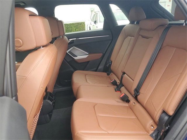 Used 2024 Audi Q3 2.0T Premium Plus w/ Premium Plus Package image 11