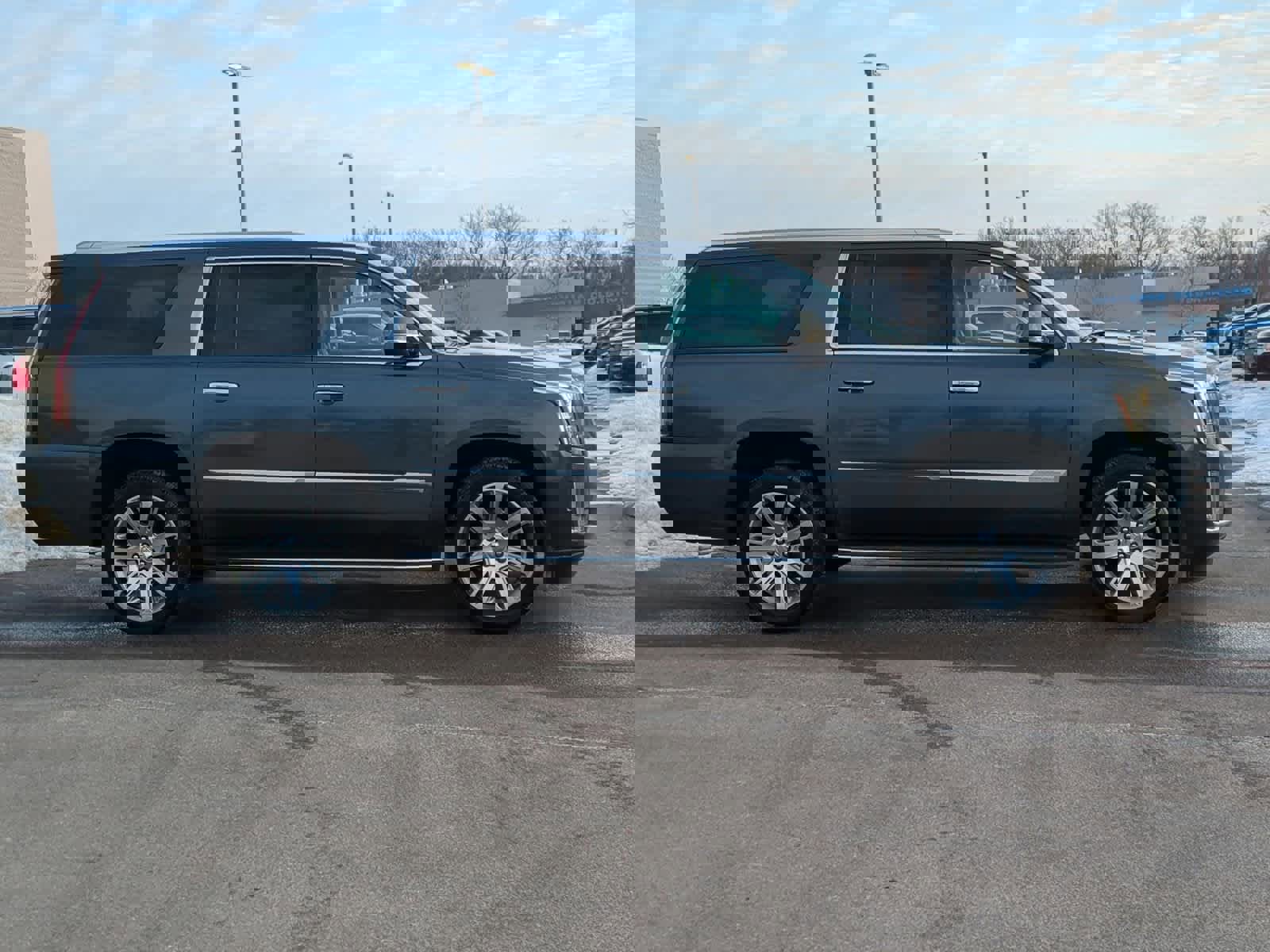 Used 2019 Cadillac Escalade ESV Luxury image 9